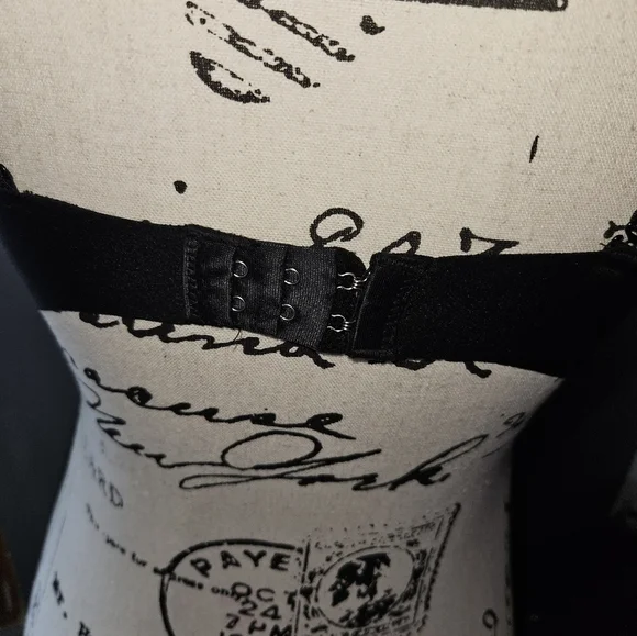 YMI Intimates Womans Black Bra Size 36C - Picture 5 of 10